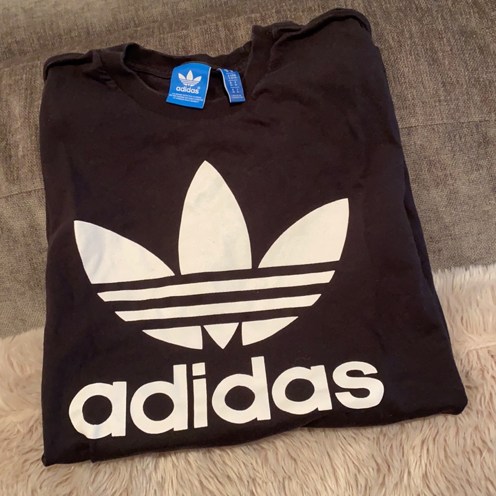 Adidas black trendy T-shirt